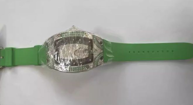 院拍卖手表一块22176万凯发k8网站深℃丨银川中(图5)