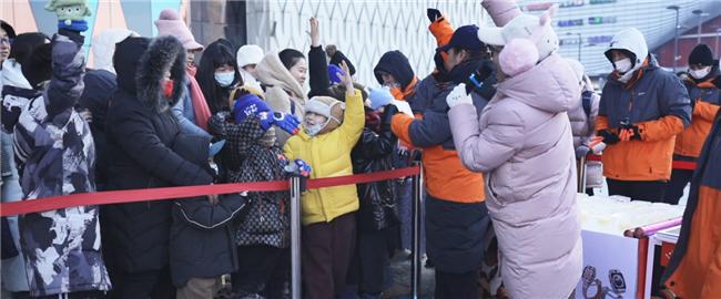 小天才电话手表在哈尔滨的极寒实测k8凯发国际登录零下26度冻一天(图3)